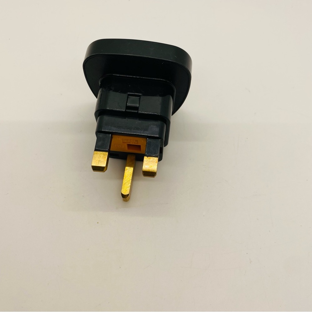 NWOT UK Travel Adapter US to UK/Ireland/Hong Kong/ Plug Adapter Black